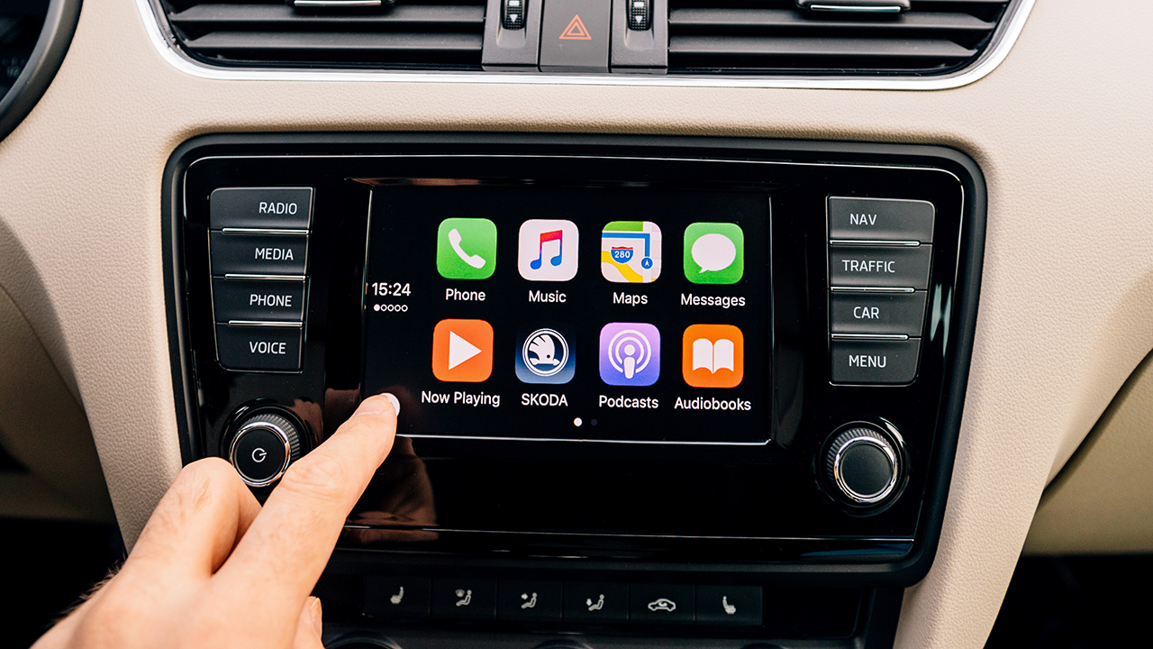 Most people use Apple CarPlay mainly to listen to FM/AM radio